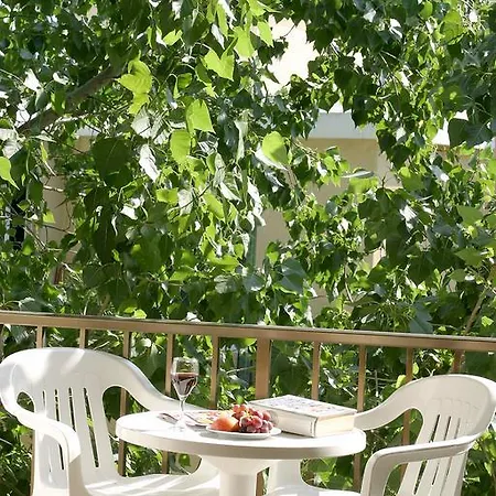 Alkionest Aparthotel Polis